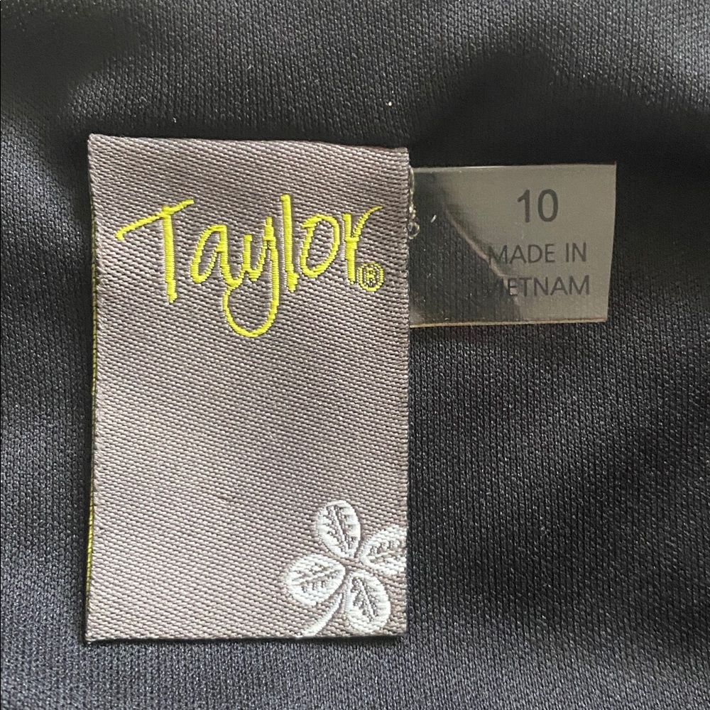 Taylor animal print size 10 lined elastic waist dress - Picture 8 of 9